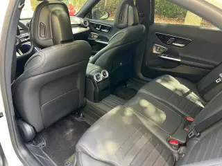 Mercedes-Benz C-Class 2025 C 260 L Edición deportiva Haoye interior foto 16 Mercedes-Benz C-Class 2025 C 260 L Edición deportiva Haoye interior foto 16