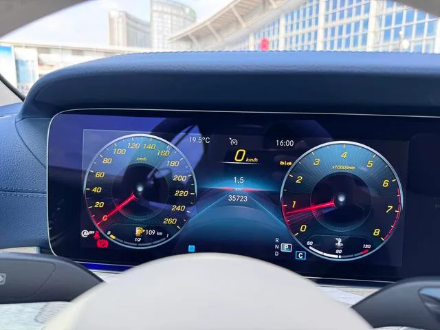 Mercedes-Benz E-Class (Imported) 2023 E 260 Coupe interior photo 11 Mercedes-Benz E-Class (Imported) 2023 E 260 Coupe interior photo 11