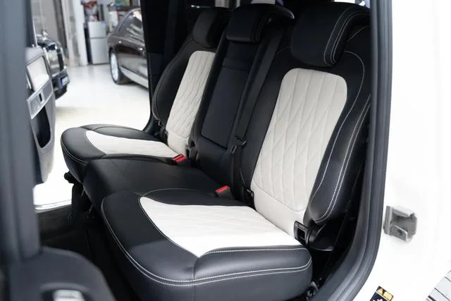 Mercedes-Benz Mercedes-AMG G-Class 2021 AMG G 63 interior photo 12 Mercedes-Benz Mercedes-AMG G-Class 2021 AMG G 63 interior photo 12