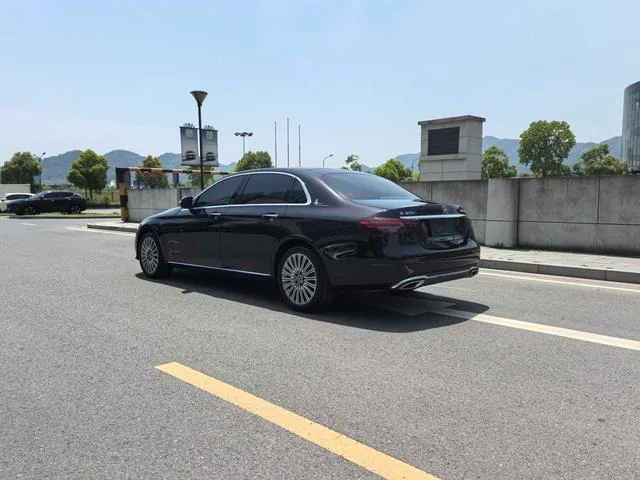 Mercedes-Benz E-Class 2023 E 300 L Luxury type Passenger car exterior photo 5 Mercedes-Benz E-Class 2023 E 300 L Luxury type Passenger car exterior photo 5