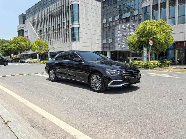 Mercedes-Benz E-Class 2023 E 300 L Luxury type Passenger car exterior photo 7 Mercedes-Benz E-Class 2023 E 300 L Luxury type Passenger car exterior photo 7