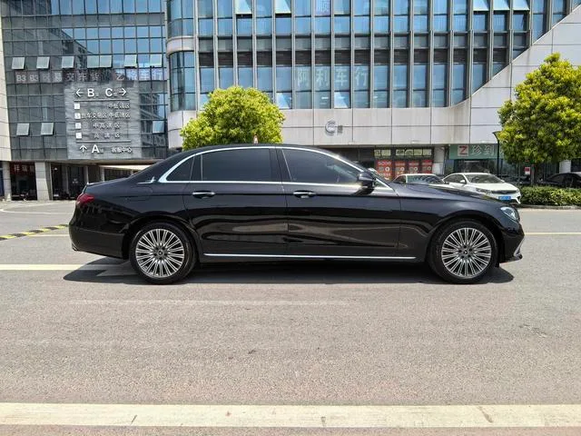 Mercedes-Benz E-Class 2023 E 300 L Luxury type Passenger car exterior photo 8 Mercedes-Benz E-Class 2023 E 300 L Luxury type Passenger car exterior photo 8
