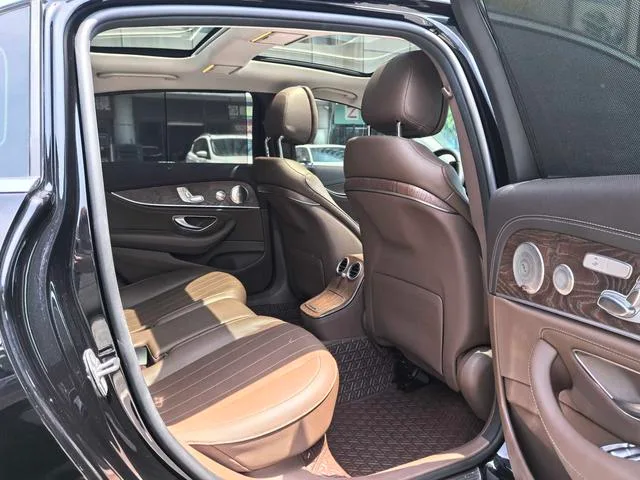 Mercedes-Benz E-Class 2023 E 300 L Luxury type Passenger car interior photo 12 Mercedes-Benz E-Class 2023 E 300 L Luxury type Passenger car interior photo 12