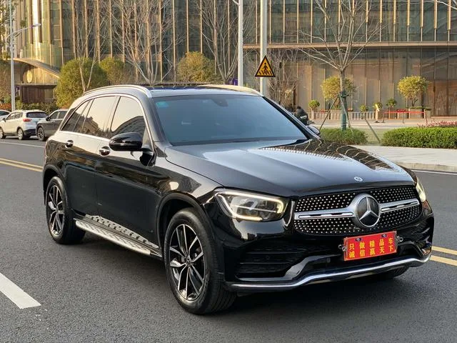 Mercedes-Benz GLC 2021 GLC 260 L 4MATIC Luxury type exterior photo 3 Mercedes-Benz GLC 2021 GLC 260 L 4MATIC Luxury type exterior photo 3