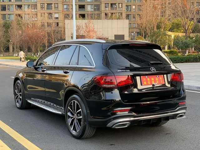 Mercedes-Benz GLC 2021 GLC 260 L 4MATIC Luxury type exterior photo 6 Mercedes-Benz GLC 2021 GLC 260 L 4MATIC Luxury type exterior photo 6