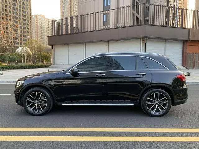 Mercedes-Benz GLC 2021 GLC 260 L 4MATIC Luxury type exterior photo 7 Mercedes-Benz GLC 2021 GLC 260 L 4MATIC Luxury type exterior photo 7