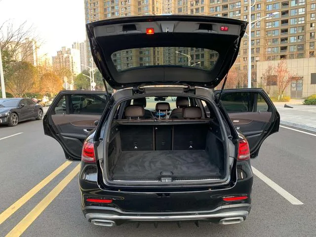 Mercedes-Benz GLC 2021 GLC 260 L 4MATIC Luxury type exterior photo 8 Mercedes-Benz GLC 2021 GLC 260 L 4MATIC Luxury type exterior photo 8