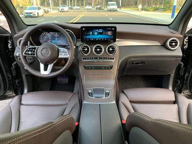 Mercedes-Benz GLC 2021 GLC 260 L 4MATIC Luxury type exterior photo 10 Mercedes-Benz GLC 2021 GLC 260 L 4MATIC Luxury type exterior photo 10