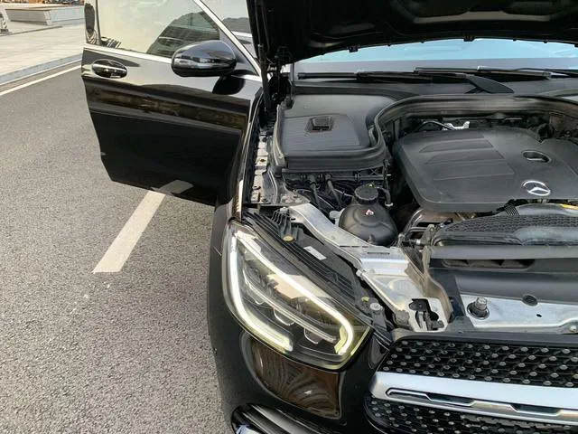 Mercedes-Benz GLC 2021 GLC 260 L 4MATIC Luxury type interior photo 18 Mercedes-Benz GLC 2021 GLC 260 L 4MATIC Luxury type interior photo 18