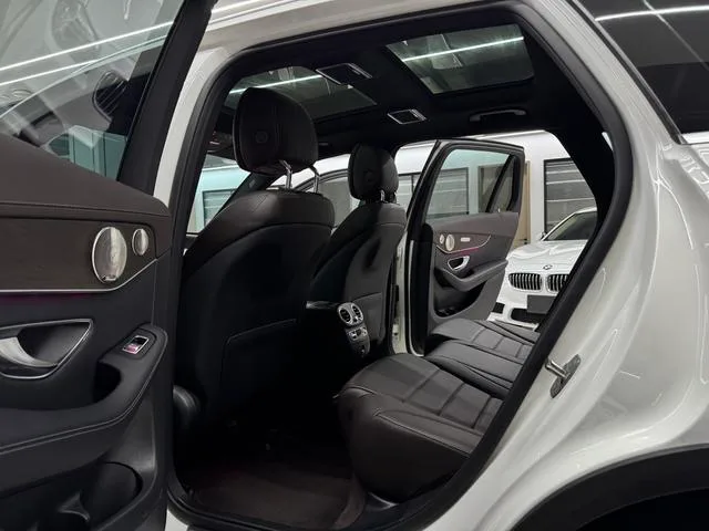 Mercedes-Benz GLC 2022 GLC 300 L 4MATIC Type dynamique intérieur photo 15 Mercedes-Benz GLC 2022 GLC 300 L 4MATIC Type dynamique intérieur photo 15