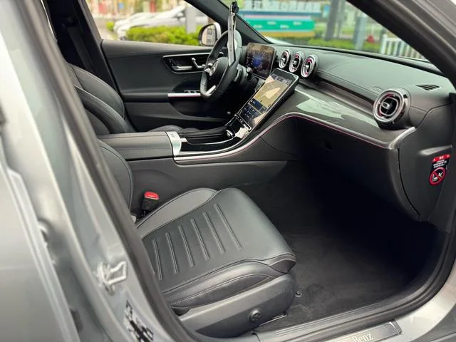 Mercedes-Benz C-Class 2022 C 260 L Sports version interior photo 9 Mercedes-Benz C-Class 2022 C 260 L Sports version interior photo 9