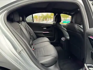 Mercedes-Benz C-Class 2022 C 260 L Sports version interior photo 10 Mercedes-Benz C-Class 2022 C 260 L Sports version interior photo 10
