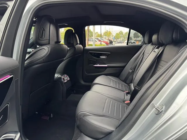 Mercedes-Benz C-Class 2022 C 260 L Sports version interior photo 11 Mercedes-Benz C-Class 2022 C 260 L Sports version interior photo 11