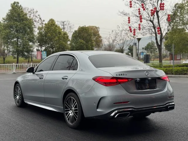 Mercedes-Benz C-Class 2022 C 260 L Sports version interior photo 13 Mercedes-Benz C-Class 2022 C 260 L Sports version interior photo 13