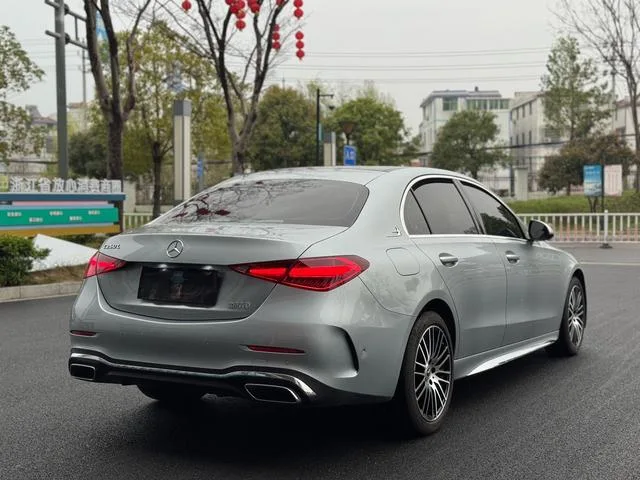 Mercedes-Benz C-Class 2022 C 260 L Sports version interior photo 15 Mercedes-Benz C-Class 2022 C 260 L Sports version interior photo 15
