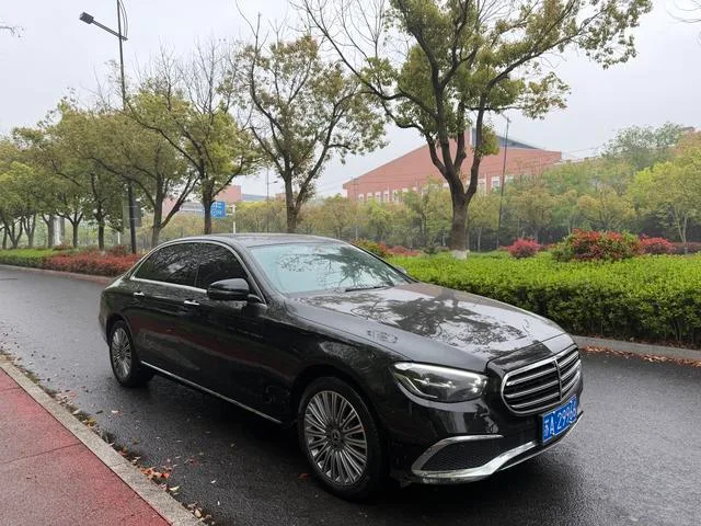 Mercedes-Benz E-Class 2022 Second change E 300 L Fashionable Passenger car exterior photo 3 Mercedes-Benz E-Class 2022 Second change E 300 L Fashionable Passenger car exterior photo 3