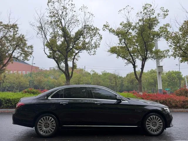 Mercedes-Benz E-Class 2022 Second change E 300 L Fashionable Passenger car exterior photo 4 Mercedes-Benz E-Class 2022 Second change E 300 L Fashionable Passenger car exterior photo 4