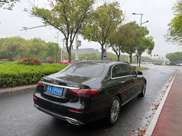 Mercedes-Benz E-Class 2022 Second change E 300 L Fashionable Passenger car interior photo 7 Mercedes-Benz E-Class 2022 Second change E 300 L Fashionable Passenger car interior photo 7