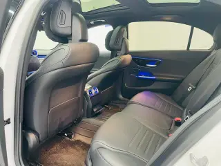 Mercedes-Benz C-Class 2024 C 260 L Sports version interior photo 10 Mercedes-Benz C-Class 2024 C 260 L Sports version interior photo 10