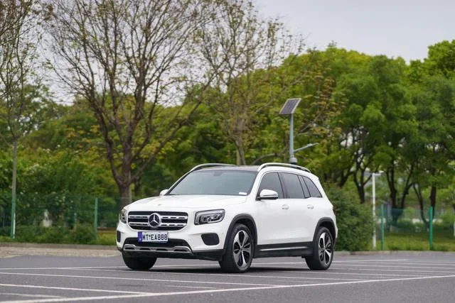Mercedes-Benz GLB 2022 GLB 200 Fashionable exterior photo 1 Mercedes-Benz GLB 2022 GLB 200 Fashionable exterior photo 1