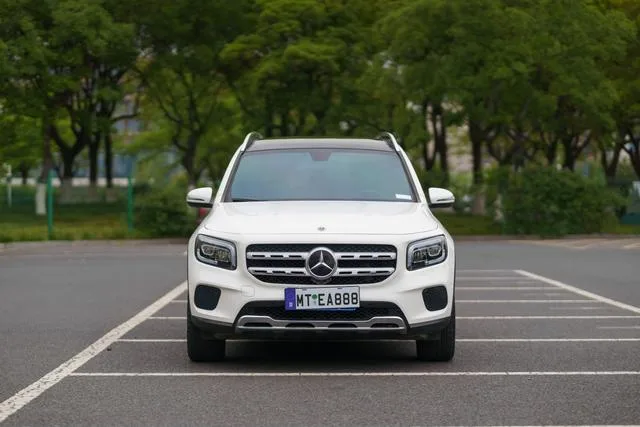 Mercedes-Benz GLB 2022 GLB 200 Fashionable exterior photo 2 Mercedes-Benz GLB 2022 GLB 200 Fashionable exterior photo 2