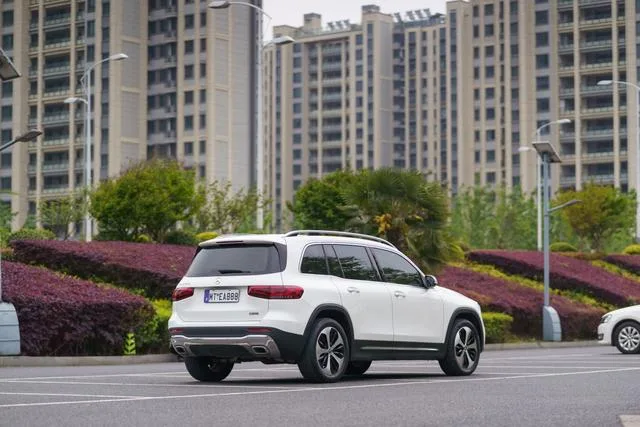 Mercedes-Benz GLB 2022 GLB 200 Fashionable exterior photo 3 Mercedes-Benz GLB 2022 GLB 200 Fashionable exterior photo 3
