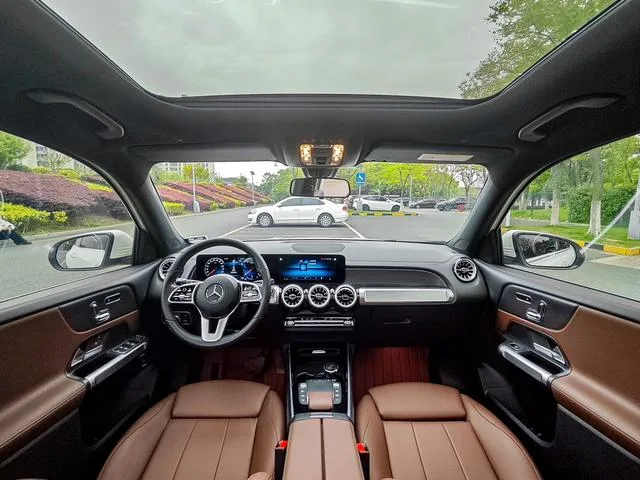 Mercedes-Benz GLB 2022 GLB 200 Fashionable interior photo 9 Mercedes-Benz GLB 2022 GLB 200 Fashionable interior photo 9