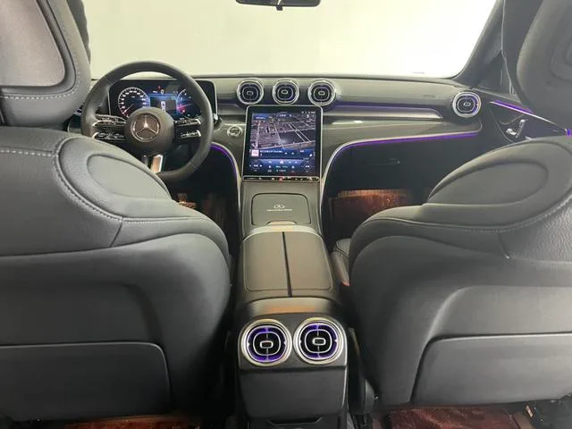 Mercedes-Benz C-Class 2024 C 260 L Sports version interior photo 10 Mercedes-Benz C-Class 2024 C 260 L Sports version interior photo 10