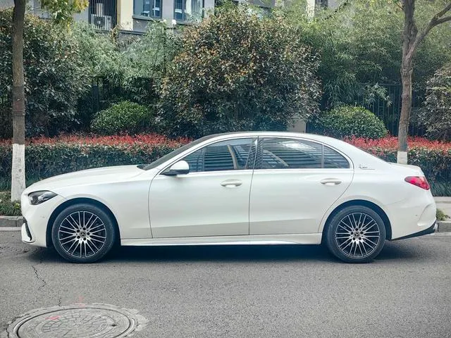 Mercedes-Benz C-Class 2022 Restyling C 260 L Sports version exterior photo 3 Mercedes-Benz C-Class 2022 Restyling C 260 L Sports version exterior photo 3
