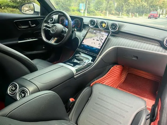 Mercedes-Benz C-Class 2022 Restyling C 260 L Sports version interior photo 10 Mercedes-Benz C-Class 2022 Restyling C 260 L Sports version interior photo 10