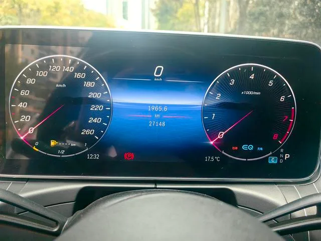 Mercedes-Benz C-Class 2022 Restyling C 260 L Sports version interior photo 11 Mercedes-Benz C-Class 2022 Restyling C 260 L Sports version interior photo 11