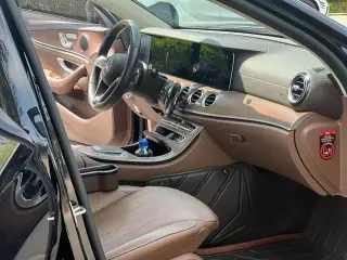 Mercedes-Benz E-Class 2023 E 300 L Fashionable Passenger car interior photo 7 Mercedes-Benz E-Class 2023 E 300 L Fashionable Passenger car interior photo 7