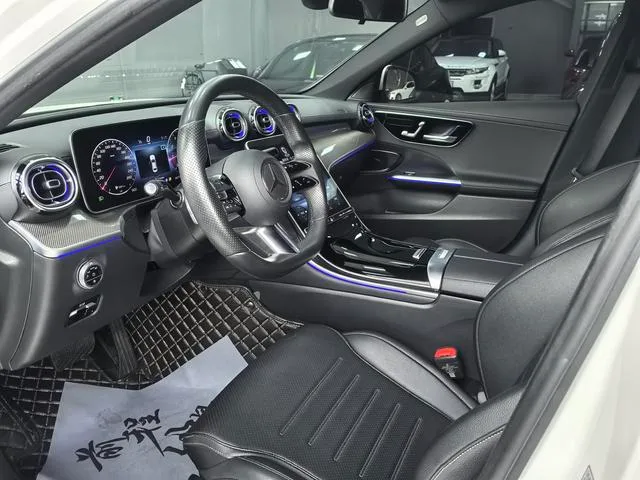 Mercedes-Benz C-Class 2022 C 260 L Versión deportiva interior foto 7 Mercedes-Benz C-Class 2022 C 260 L Versión deportiva interior foto 7