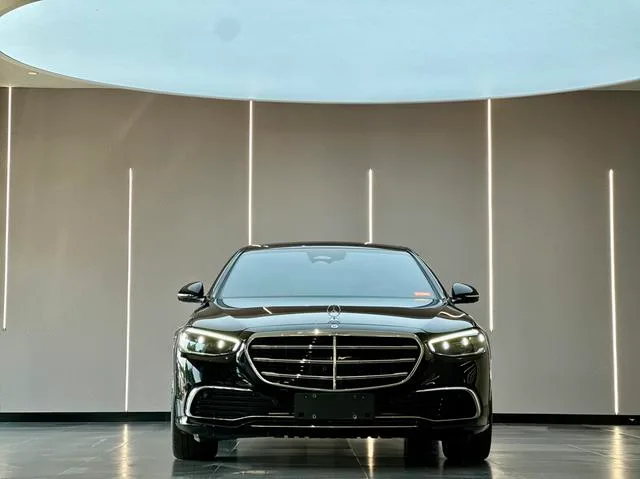 Mercedes-Benz S-Class 2024 Mise à jour S 400 L Type de luxe extérieur photo 2 Mercedes-Benz S-Class 2024 Mise à jour S 400 L Type de luxe extérieur photo 2
