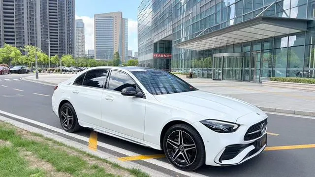 Mercedes-Benz C-Class 2024 Reforma C 260 L Edición deportiva Haoye exterior foto 3