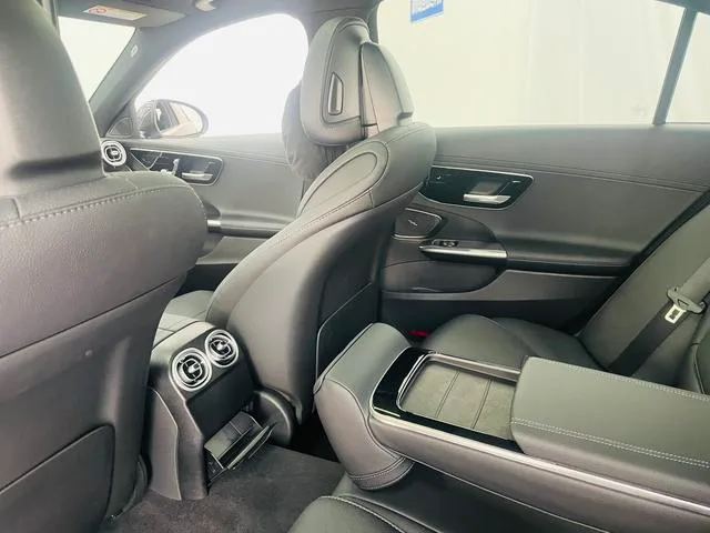 Mercedes-Benz C-Class 2025 C 260 L Sports version interior photo 11 Mercedes-Benz C-Class 2025 C 260 L Sports version interior photo 11