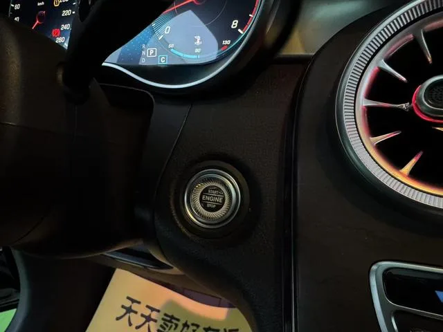 Mercedes-Benz GLC 2021 GLC 260 L 4MATIC Luxury type interior photo 18 Mercedes-Benz GLC 2021 GLC 260 L 4MATIC Luxury type interior photo 18