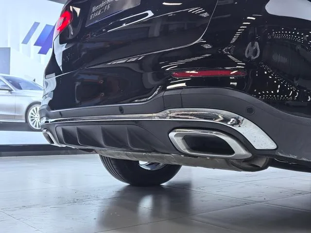 Mercedes-Benz GLC 2022 GLC 260 L 4MATIC Dynamic exterior photo 8 Mercedes-Benz GLC 2022 GLC 260 L 4MATIC Dynamic exterior photo 8
