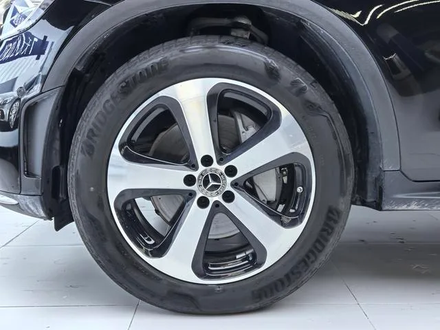 Mercedes-Benz GLC 2022 GLC 260 L 4MATIC Dynamic exterior photo 9 Mercedes-Benz GLC 2022 GLC 260 L 4MATIC Dynamic exterior photo 9