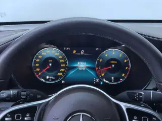 Mercedes-Benz GLC 2022 GLC 260 L 4MATIC Dynamic interior photo 18 Mercedes-Benz GLC 2022 GLC 260 L 4MATIC Dynamic interior photo 18