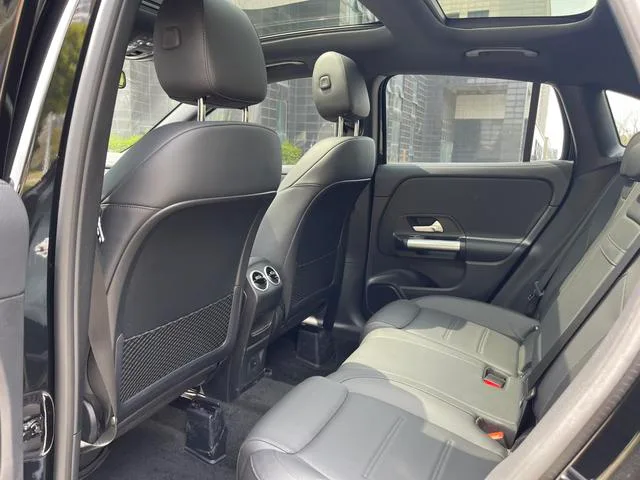 Mercedes-Benz GLA 2022 GLA 200 interior photo 10 Mercedes-Benz GLA 2022 GLA 200 interior photo 10