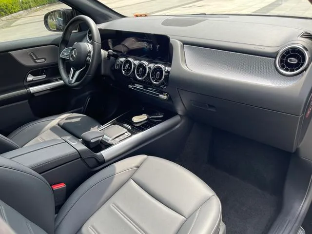 Mercedes-Benz GLA 2022 GLA 200 interior photo 15 Mercedes-Benz GLA 2022 GLA 200 interior photo 15