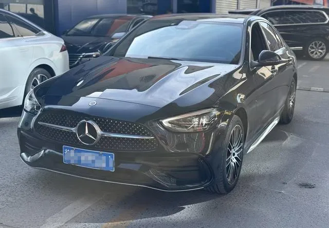 Mercedes-Benz C-Class 2022 C 260 L Version sportive extérieur photo 1 Mercedes-Benz C-Class 2022 C 260 L Version sportive extérieur photo 1