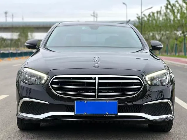 Mercedes-Benz E-Class 2023 E 300 L Fashionable Passenger car exterior photo 2 Mercedes-Benz E-Class 2023 E 300 L Fashionable Passenger car exterior photo 2