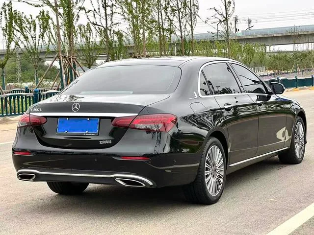 Mercedes-Benz E-Class 2023 E 300 L Fashionable Passenger car exterior photo 4 Mercedes-Benz E-Class 2023 E 300 L Fashionable Passenger car exterior photo 4