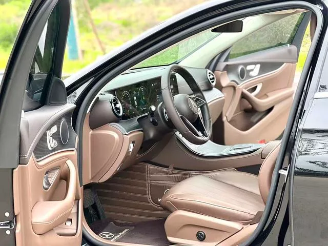 Mercedes-Benz E-Class 2023 E 300 L Fashionable Passenger car exterior photo 8 Mercedes-Benz E-Class 2023 E 300 L Fashionable Passenger car exterior photo 8