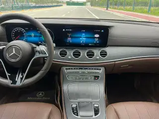 Mercedes-Benz E-Class 2023 E 300 L Fashionable Passenger car interior photo 15 Mercedes-Benz E-Class 2023 E 300 L Fashionable Passenger car interior photo 15
