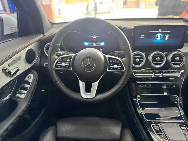 Mercedes-Benz GLC 2022 Restyling GLC 260 L 4MATIC Dynamic interior photo 8 Mercedes-Benz GLC 2022 Restyling GLC 260 L 4MATIC Dynamic interior photo 8