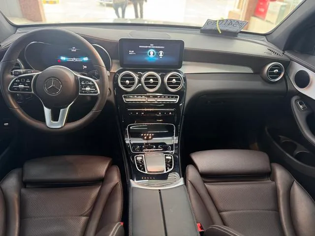 Mercedes-Benz GLC 2022 Restyling GLC 260 L 4MATIC Dynamic interior photo 9 Mercedes-Benz GLC 2022 Restyling GLC 260 L 4MATIC Dynamic interior photo 9