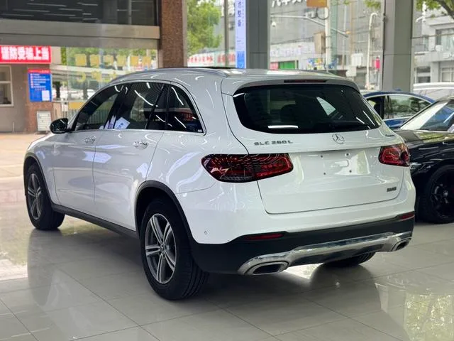 Mercedes-Benz GLC 2022 Restyling GLC 260 L 4MATIC Dynamic interior photo 10 Mercedes-Benz GLC 2022 Restyling GLC 260 L 4MATIC Dynamic interior photo 10